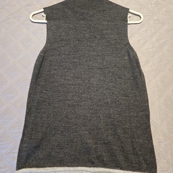 Tommy Hilfiger lambs wool/angora blend hooded sweater set. Petite small. - Picture 6 of 11